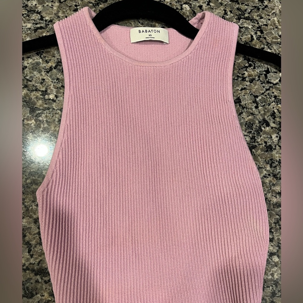 Aritzia Babaton purple cropped ribbed racer back tee. Size XS. Worn once.